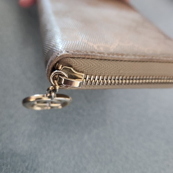 GUCCI Wallet Authentic 💯 - Picture 10 of 16